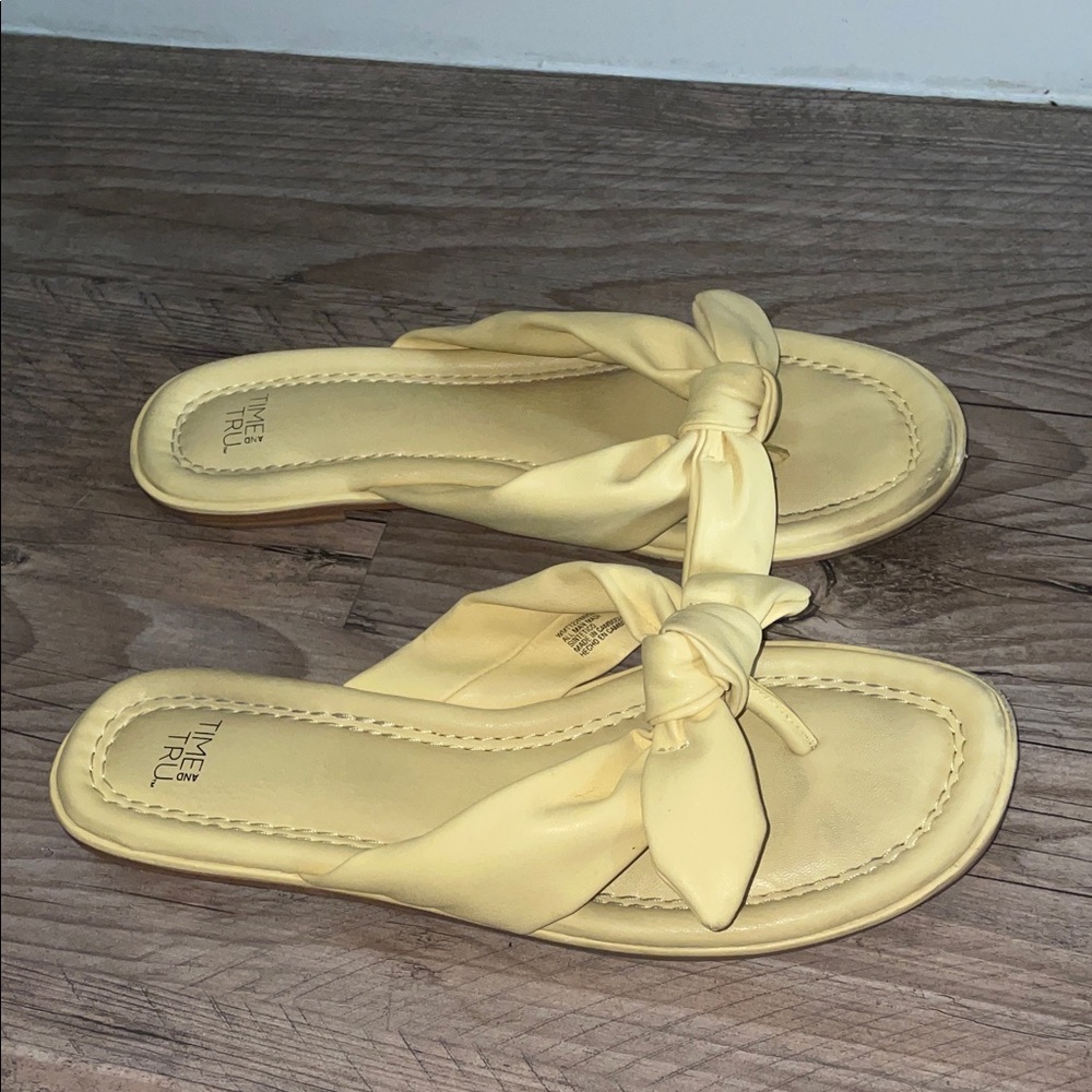 Time and Tru Women's Knotted Yellow Sandals